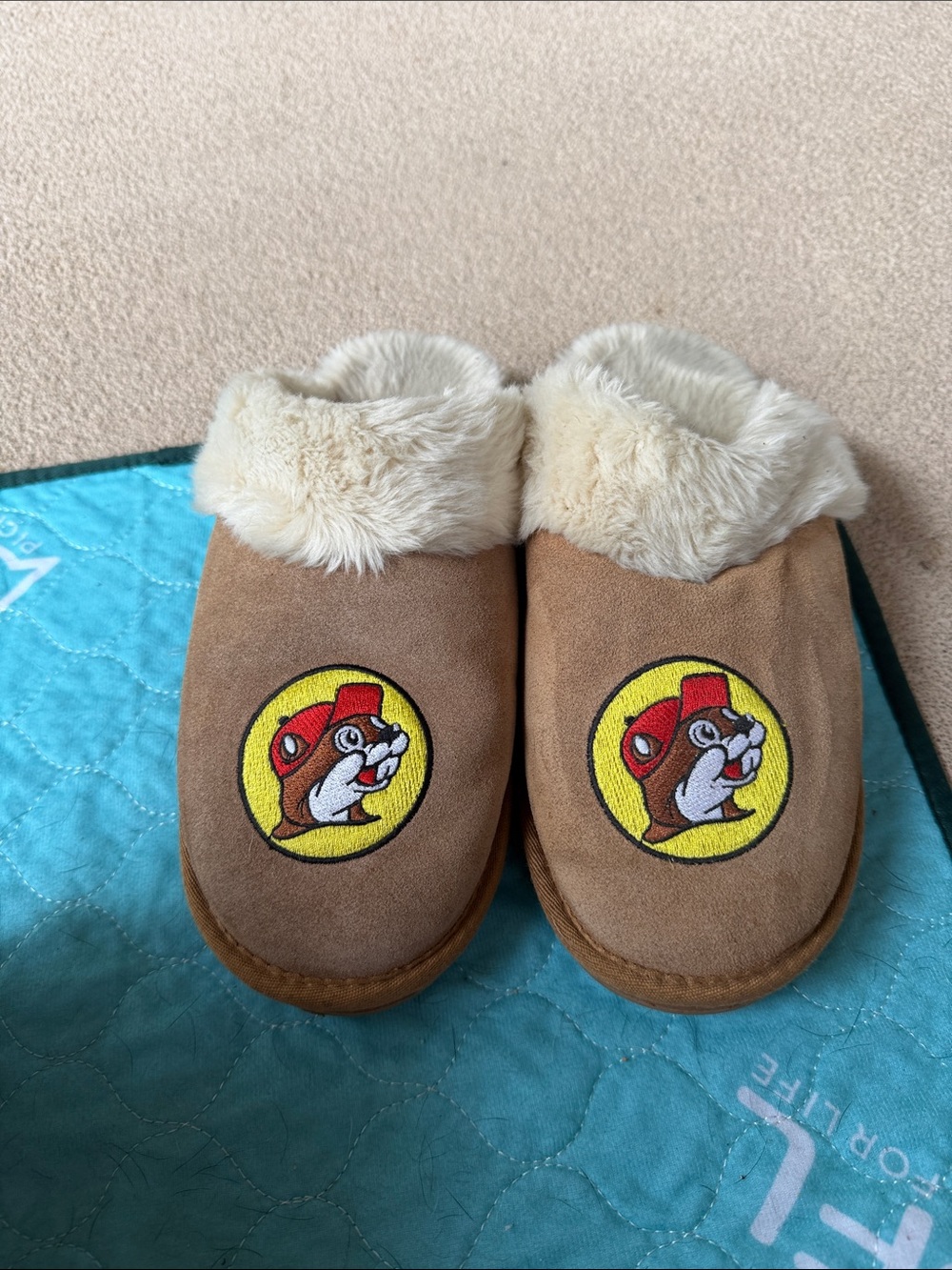 Buc-ee’s  Faux-Fur Lined Slippers like Uggs. Seasonal Special. Hard to get!
